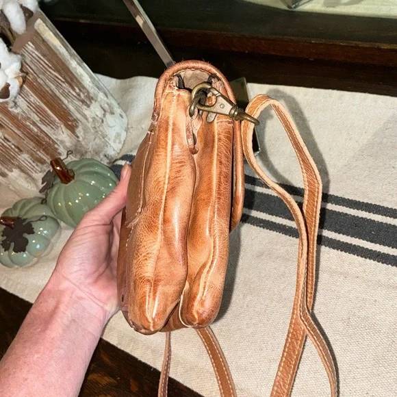 NWOT Bed Stu Leather Ziggy Clutch Crossbody Belt Bag Tan Rustic Retail $165 - Picture 6 of 16